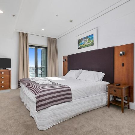 Stunning & Spacious Haven On The Waterfront! Auckland Exteriör bild
