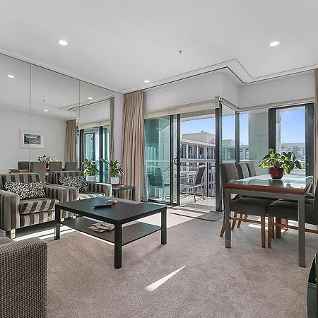 Stunning & Spacious Haven On The Waterfront! Auckland Exteriör bild