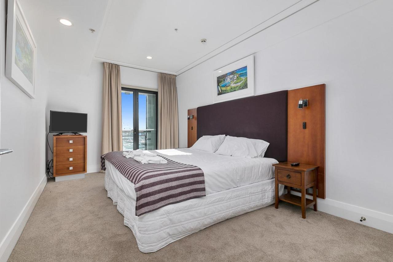 Stunning & Spacious Haven On The Waterfront! Auckland Exteriör bild