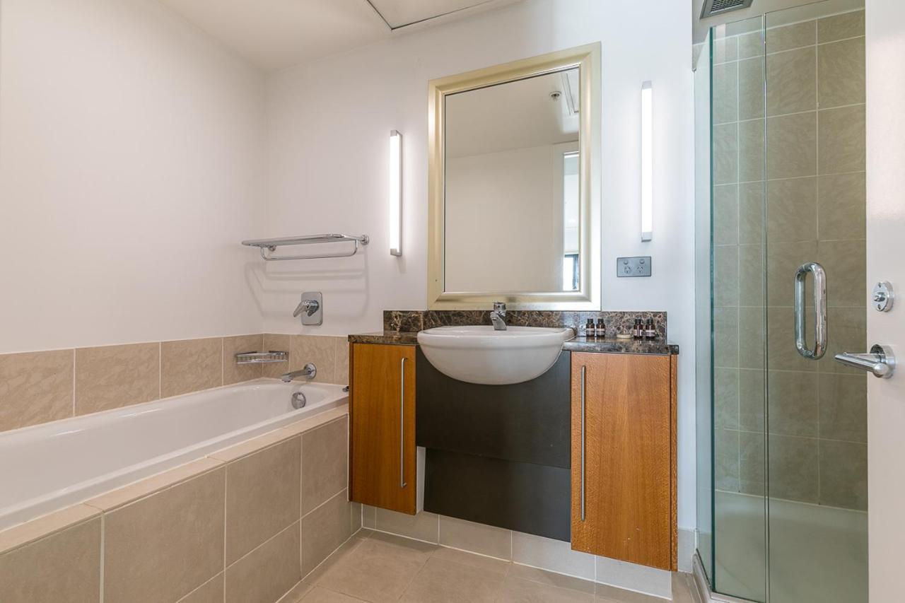 Stunning & Spacious Haven On The Waterfront! Auckland Exteriör bild