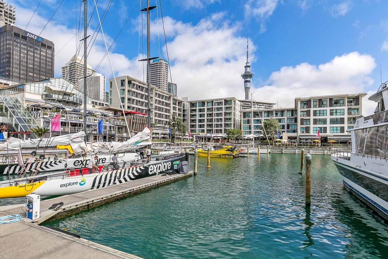 Stunning & Spacious Haven On The Waterfront! Auckland Exteriör bild
